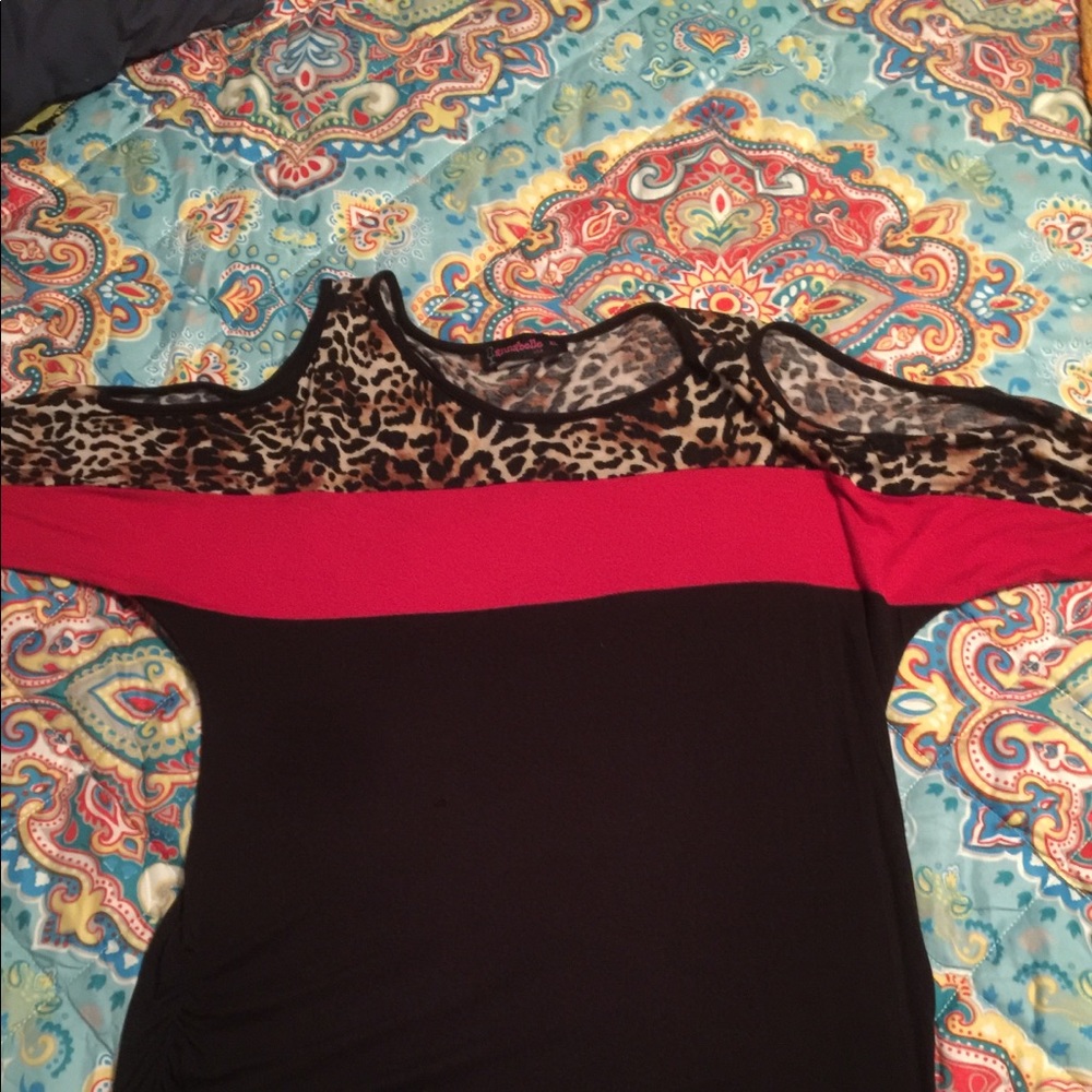 Annabelle Leopard cold shoulder top